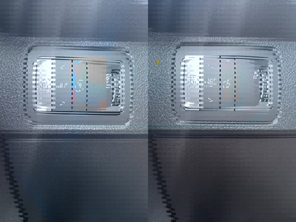 New 2025 Chevrolet Traverse LT w/ Midnight/Sport Edition image 17