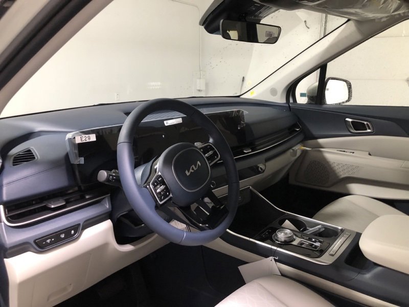 New 2026 Kia Carnival EX image 20