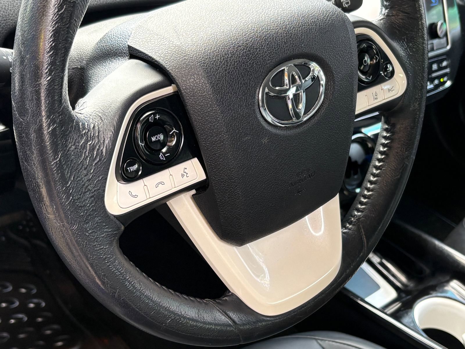 Used 2016 Toyota Prius Four Touring w/ Premium Convenience Package image 12