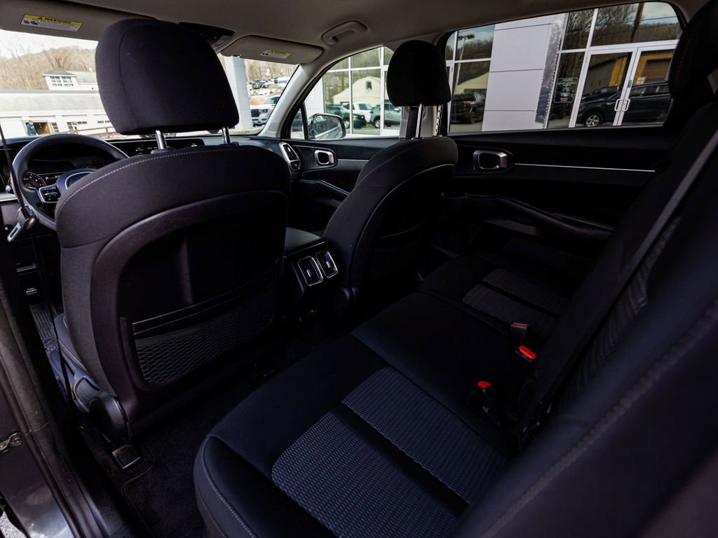 Used 2022 Kia Sorento LX AWD/4WD image 26