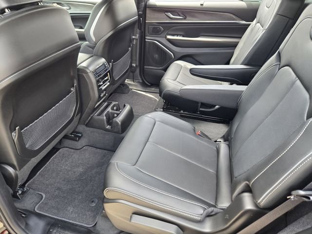 New 2025 Jeep Grand Cherokee L Overland w/ Advanced Protech Group III AWD/4WD image 19