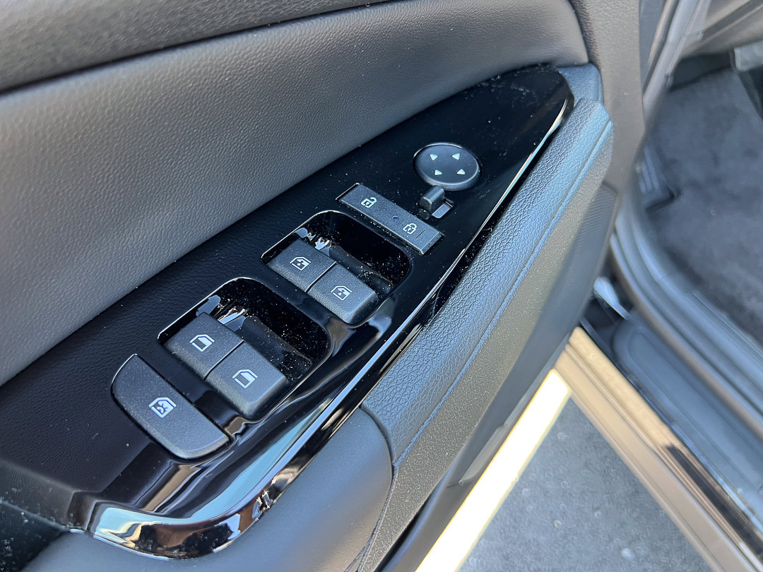 Used 2025 Kia Sportage X-Line w/ Premium Package AWD/4WD image 14