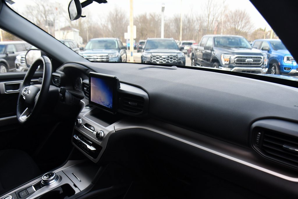 Used 2023 Ford Explorer XLT w/ Class IV Trailer Tow Package image 15