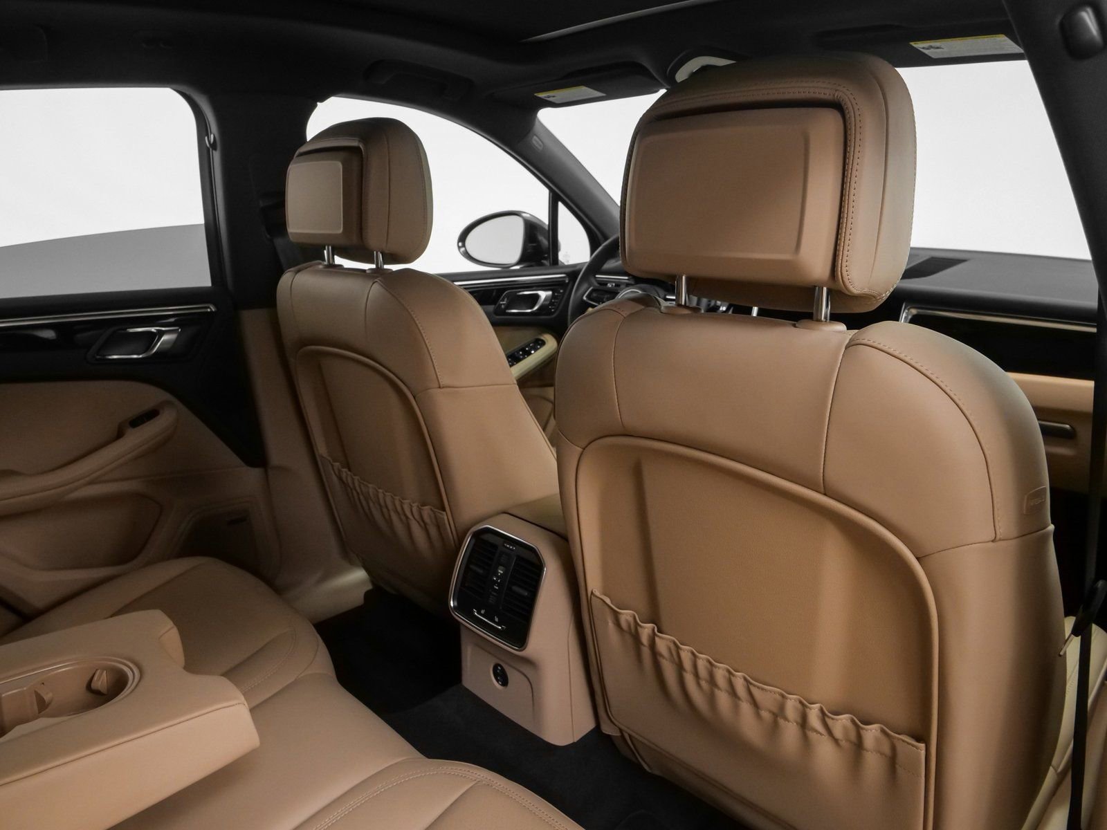 Certified 2025 Porsche Macan image 23