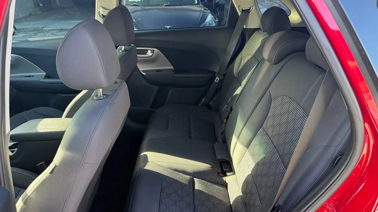 Used 2021 Kia Niro LX FWD image 14