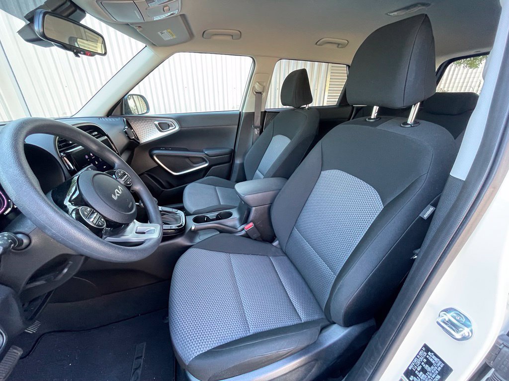 Used 2025 Kia Soul S FWD image 22