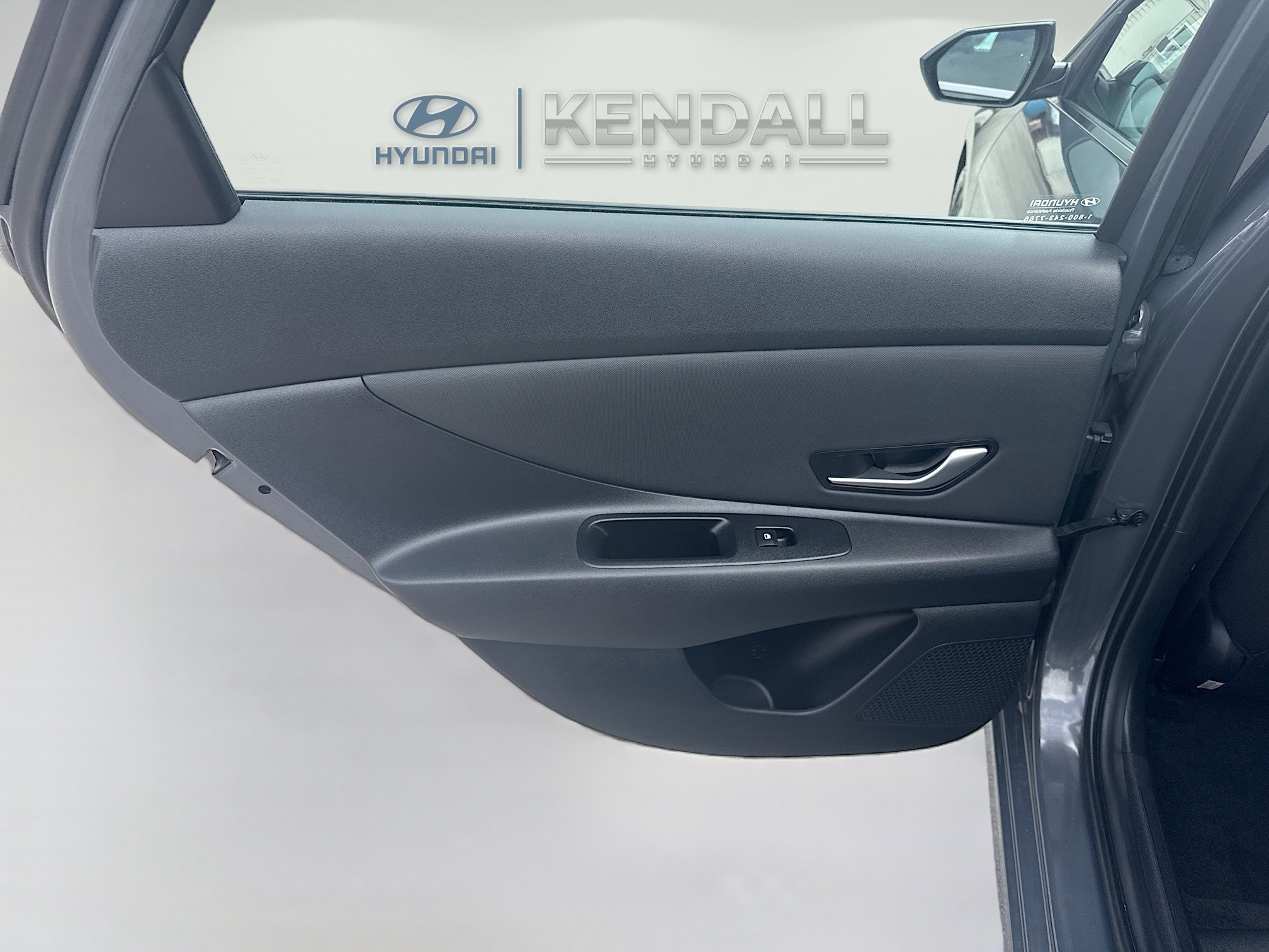 Used 2025 Hyundai Elantra SEL FWD image 23