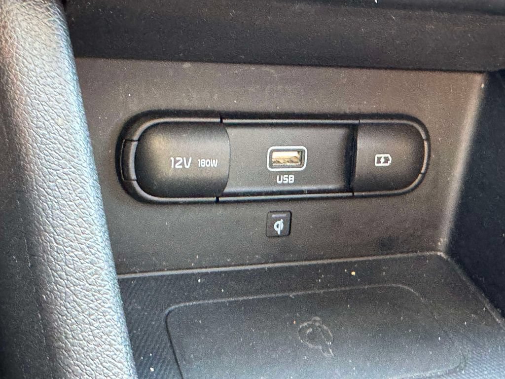 Certified 2022 Kia Niro EX Premium FWD image 25