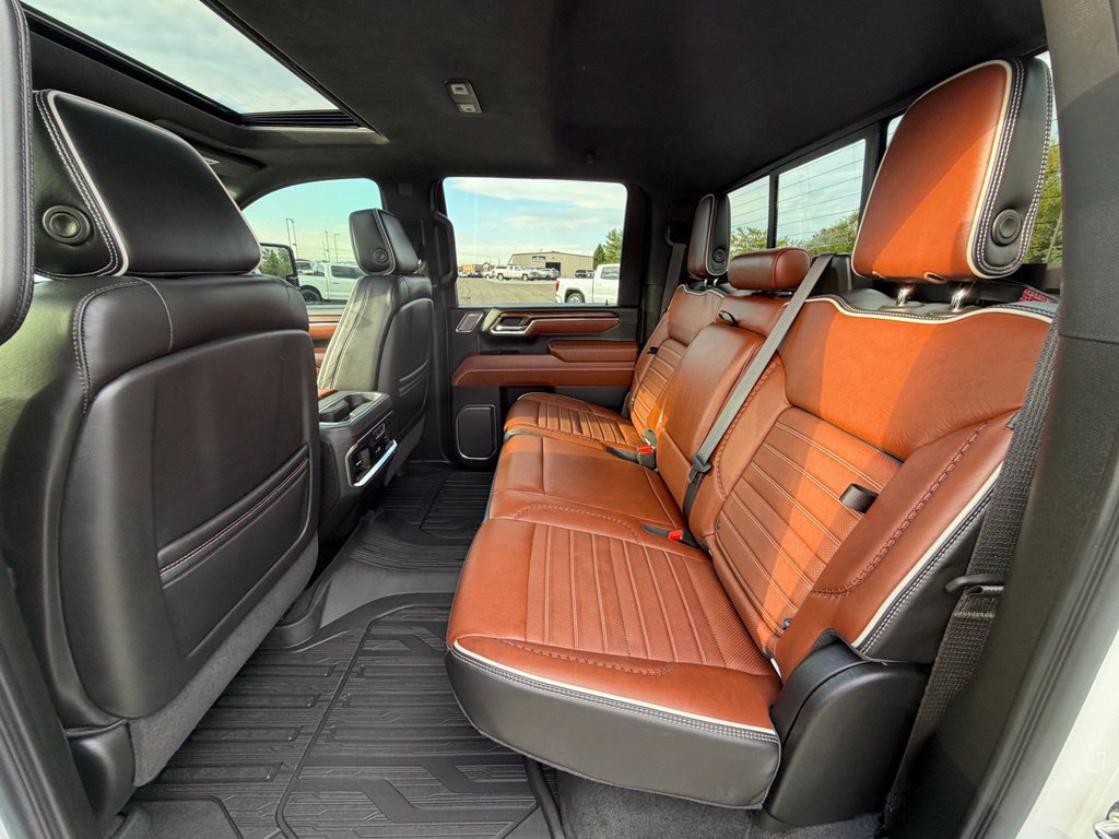 Used 2024 GMC Sierra 3500 Denali Ultimate AWD/4WD image 7