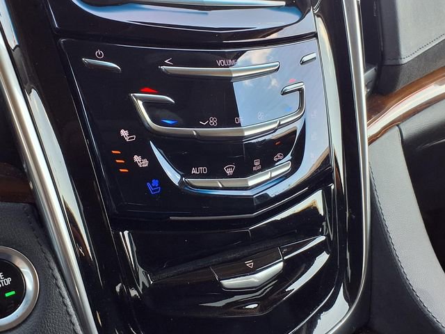Used 2019 Cadillac Escalade ESV Luxury AWD/4WD image 16