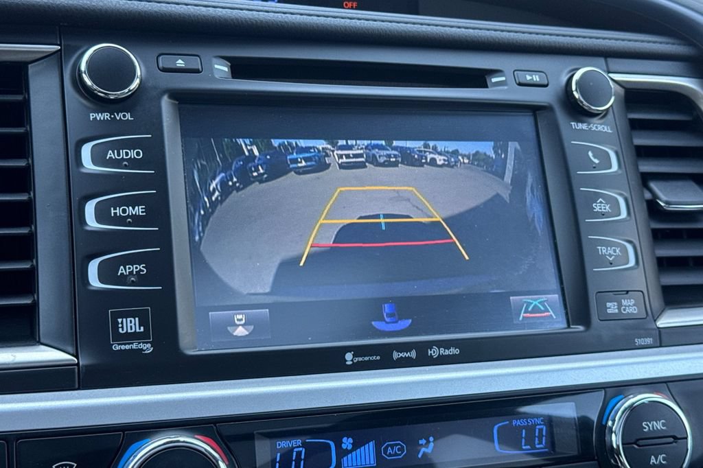 Used 2019 Toyota Highlander Limited Platinum AWD/4WD image 19