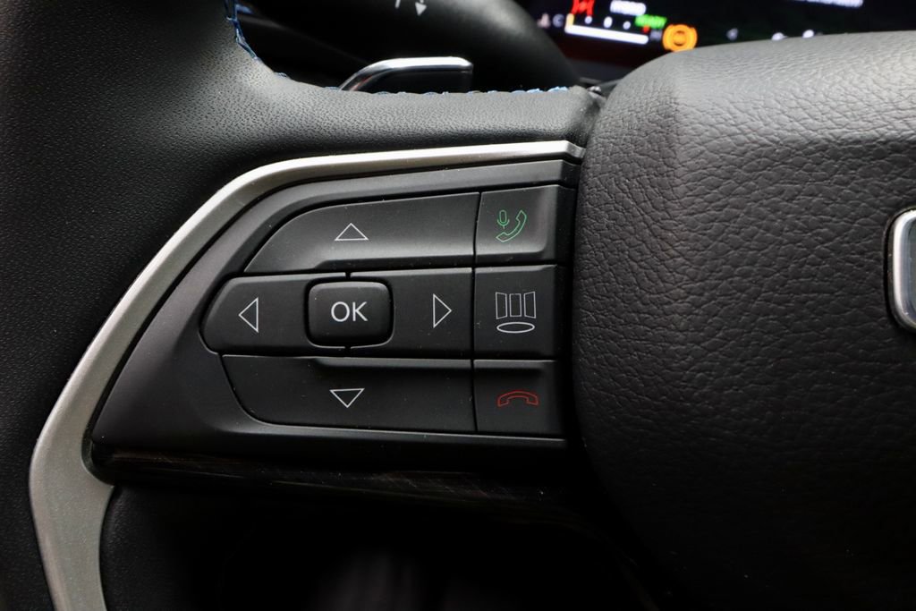 Used 2022 Jeep Grand Cherokee Trailhawk w/ Luxury Tech Group III image 28