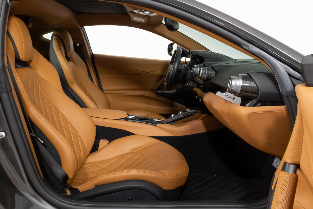 Used 2019 Ferrari 812 Superfast RWD image 40