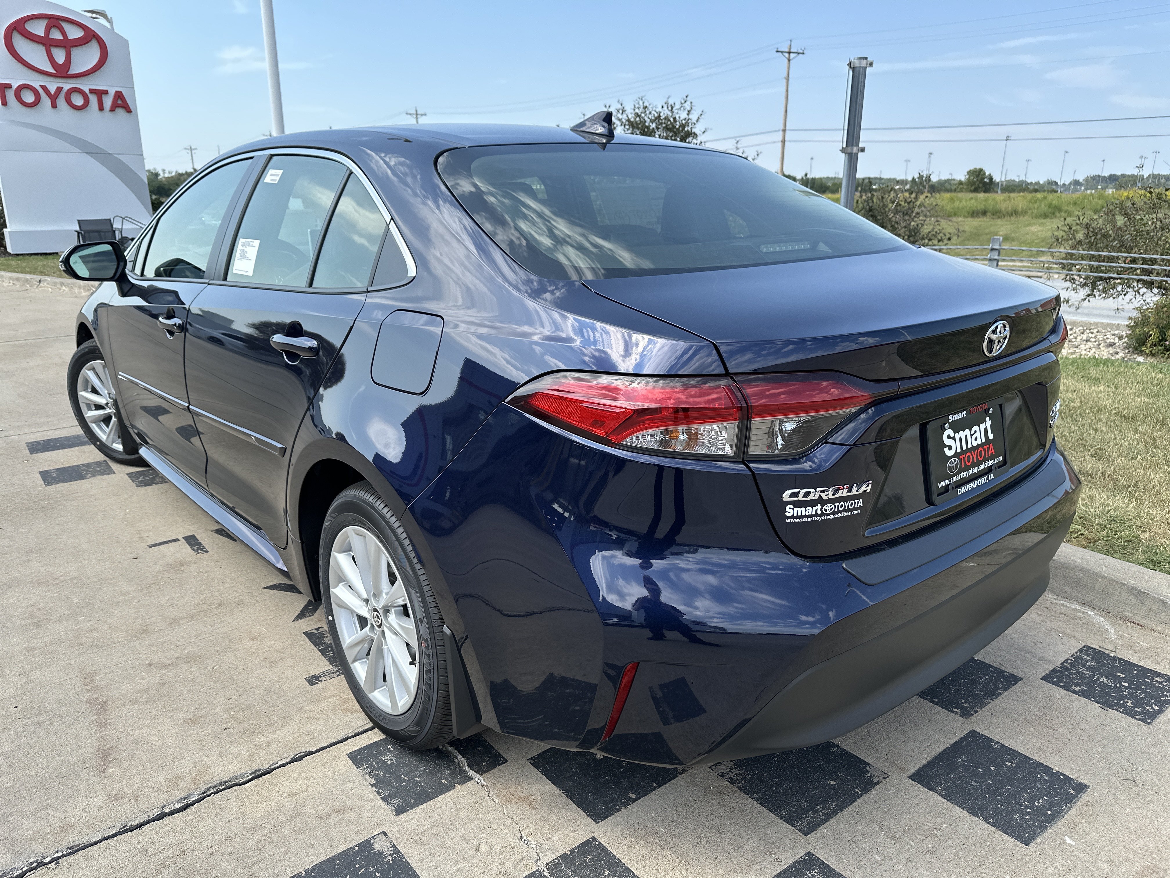 New 2026 Toyota Corolla Hybrid Sedan FWD image 4