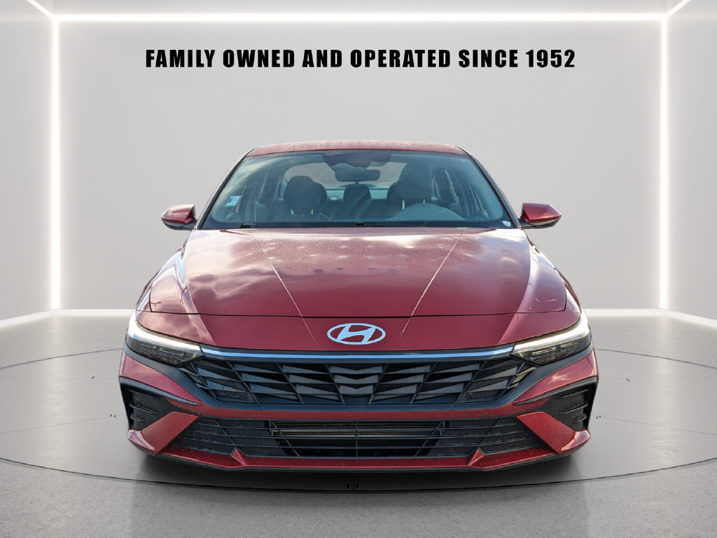 Used 2024 Hyundai Elantra SE FWD image 5