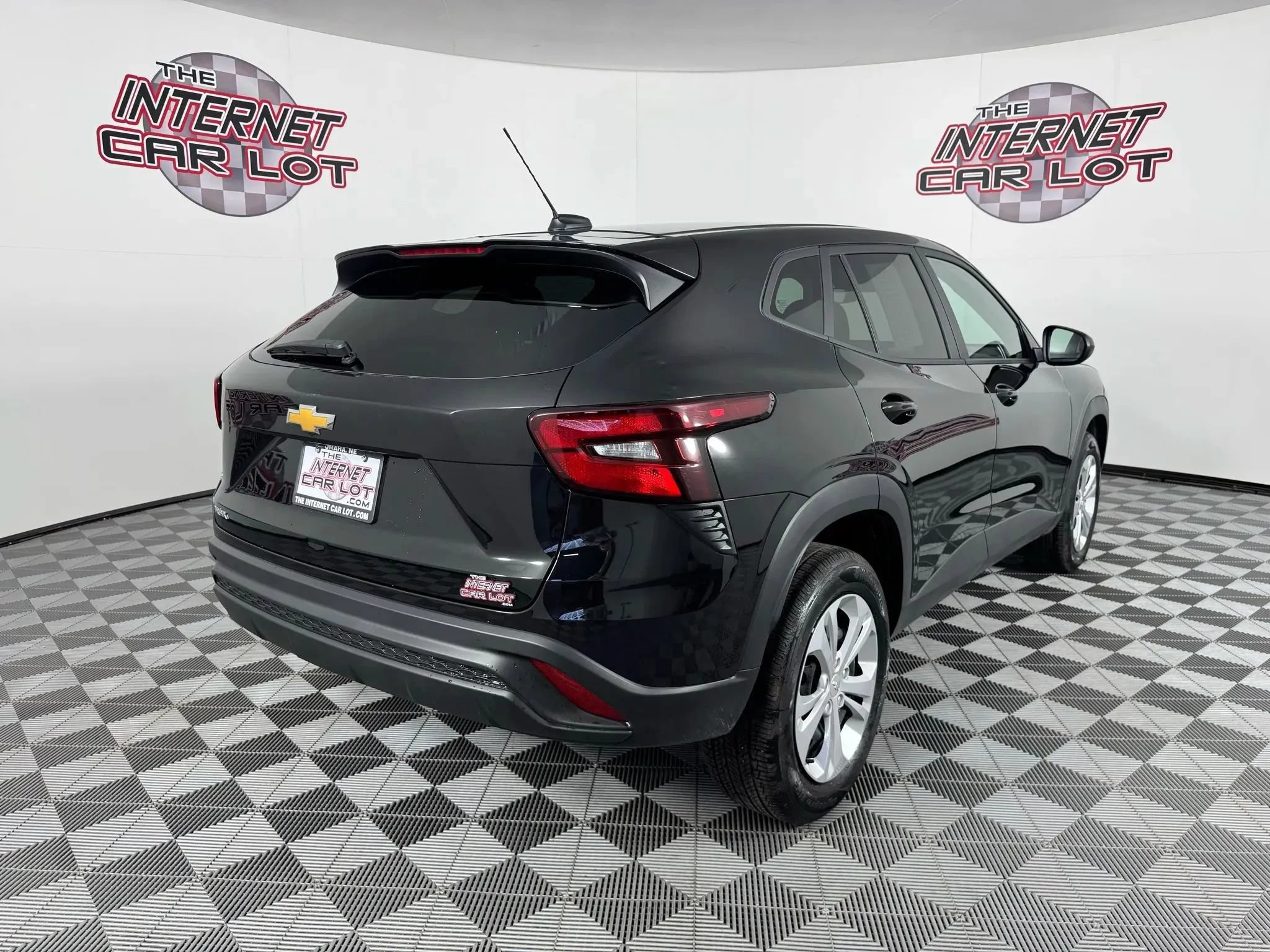 Used 2025 Chevrolet Trax LS FWD image 7