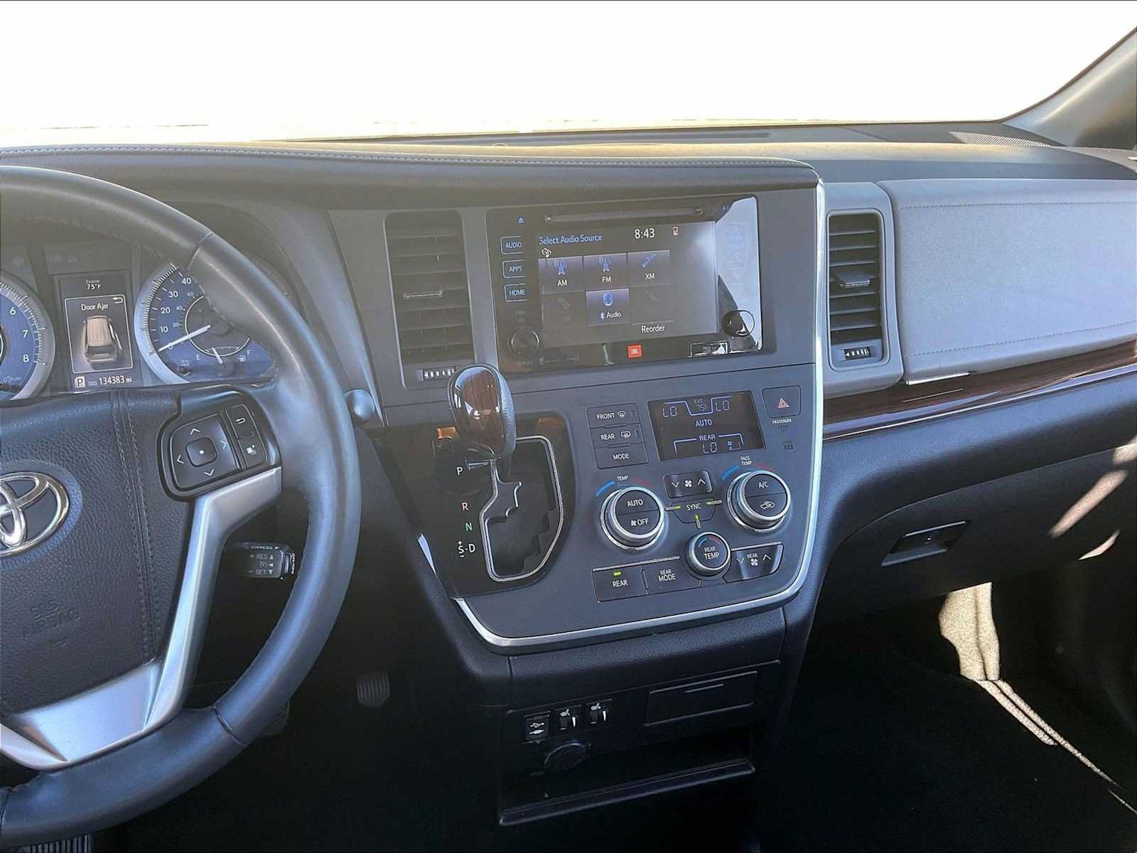 Used 2016 Toyota Sienna Limited FWD image 10