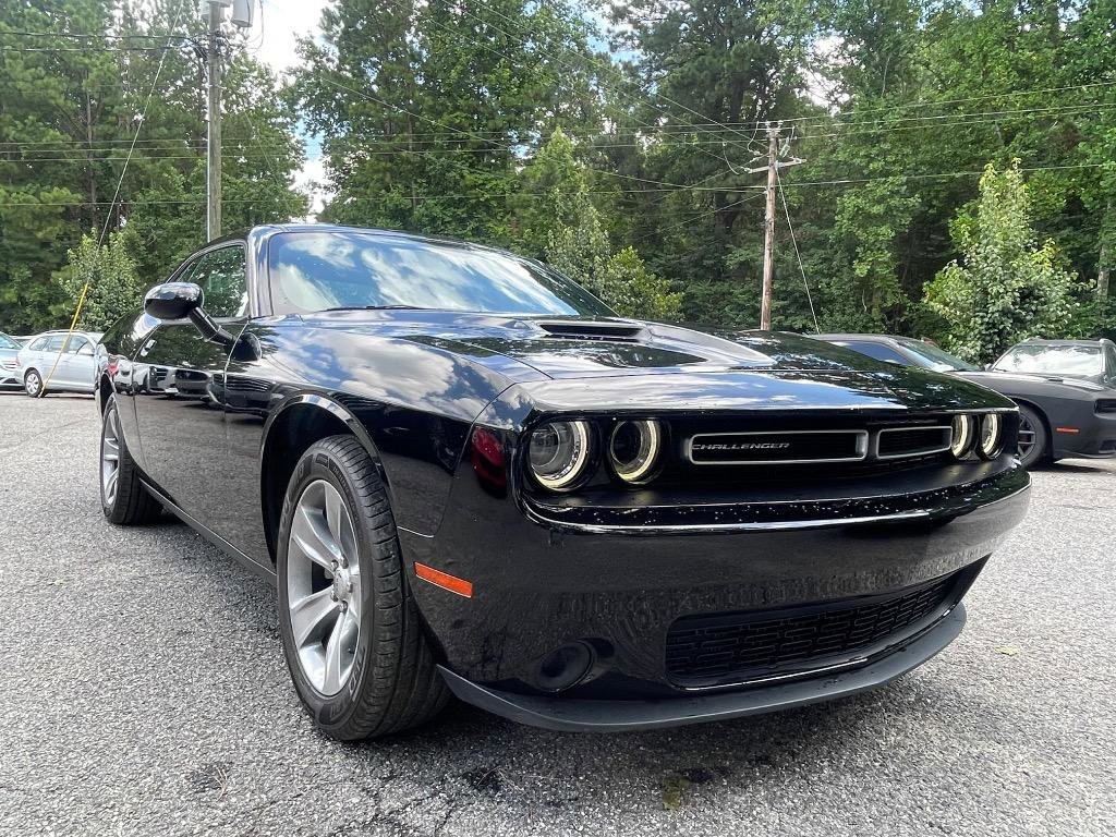 Used 2018 Dodge Challenger SXT RWD image 16