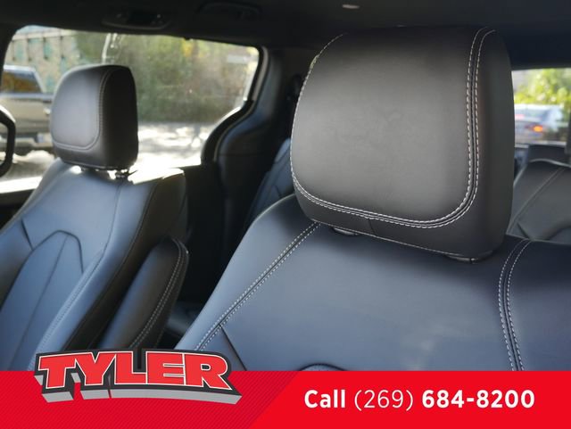 New 2026 Chrysler Pacifica Select FWD image 35