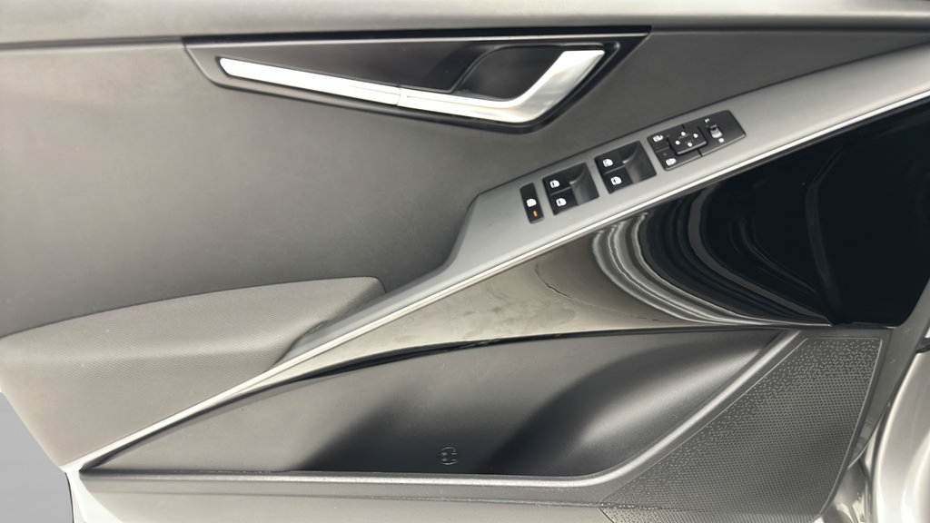 Used 2024 Kia Niro Wind w/ Wind Preserve Package FWD image 14