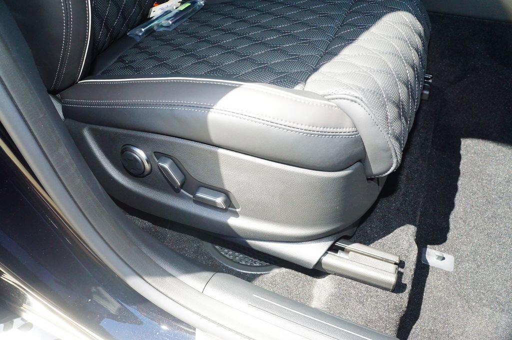 Certified 2025 Genesis GV70 3.5T Sport w/ Sport Advanced Package image 25