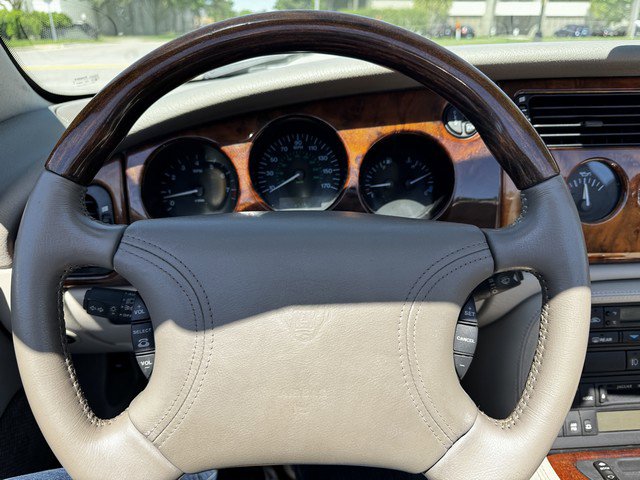 Used 2000 Jaguar XK8 Convertible image 18