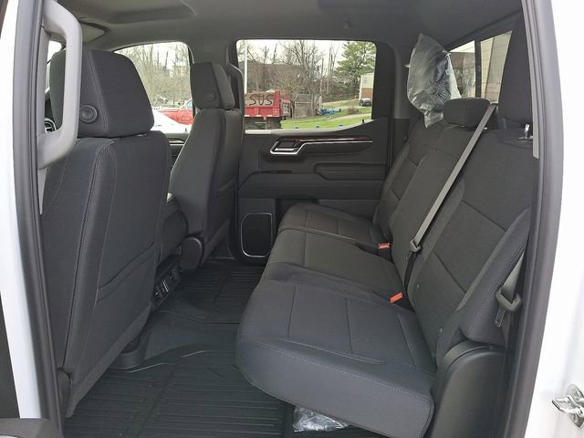 New 2026 GMC Sierra 1500 SLE image 11