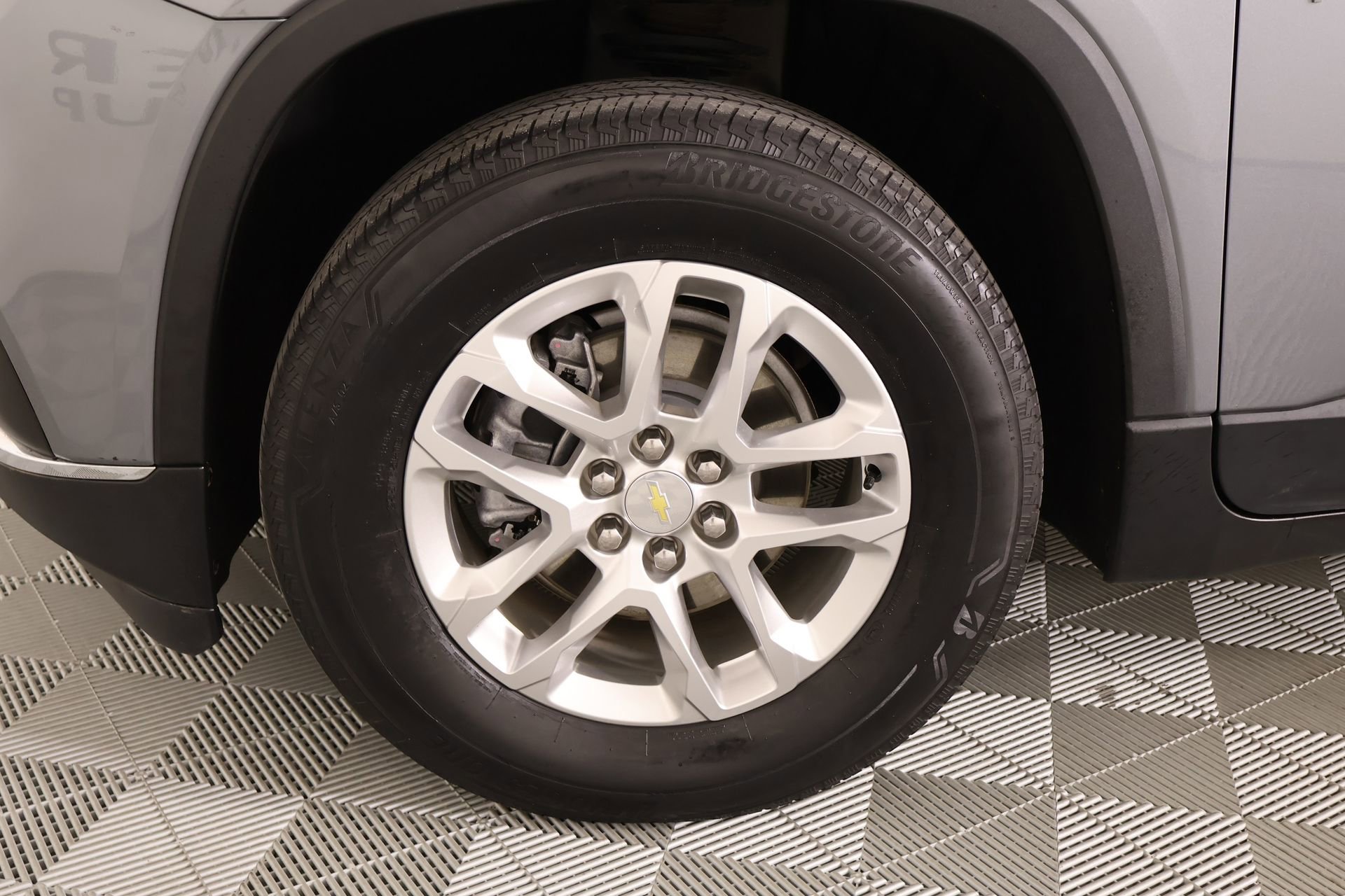 Used 2021 Chevrolet Traverse LT w/ LPO, Cargo Package image 18