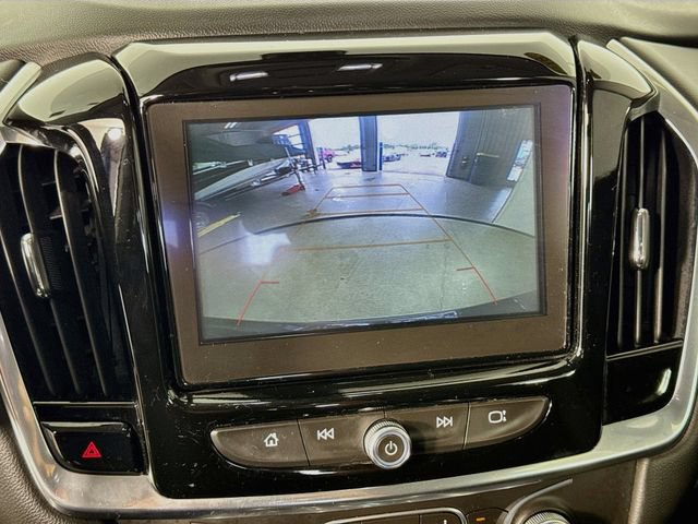 Used 2018 Chevrolet Traverse LT FWD image 16