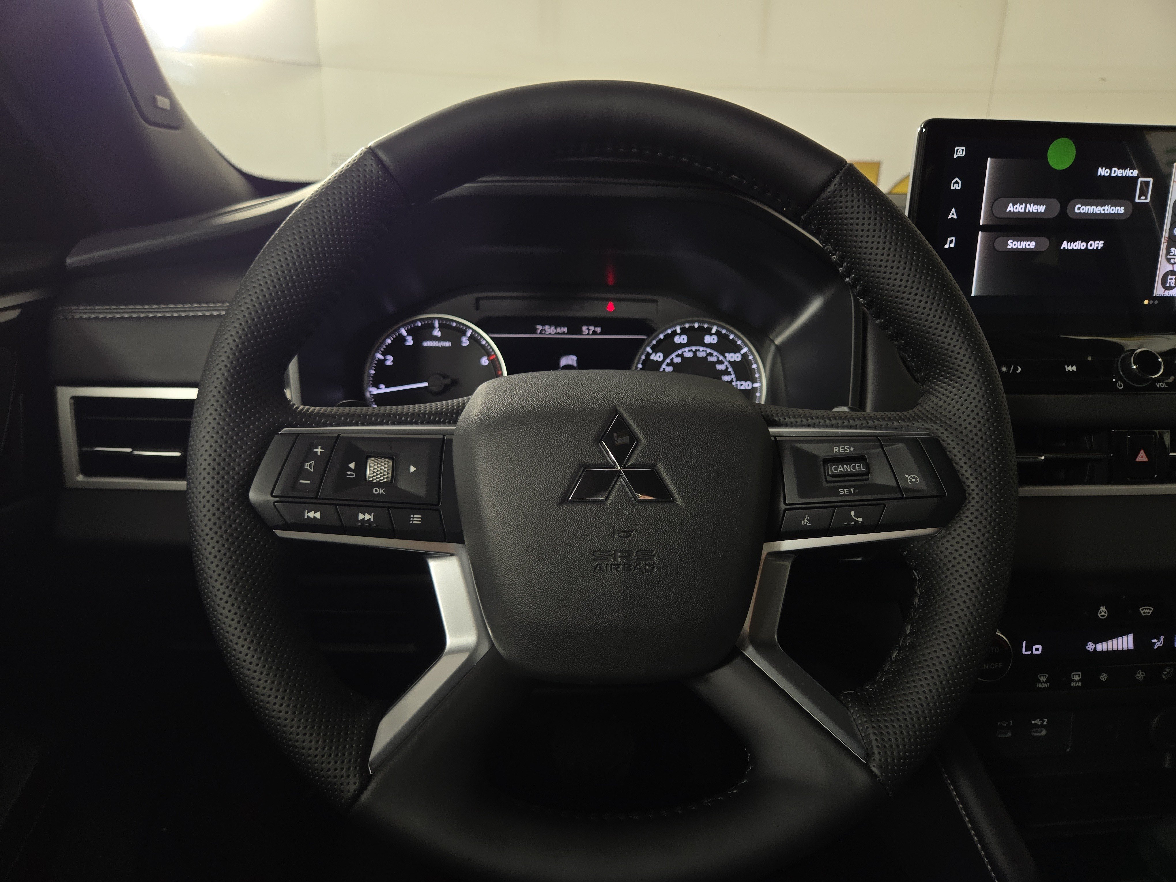 New 2026 Mitsubishi Outlander LE AWD/4WD image 14