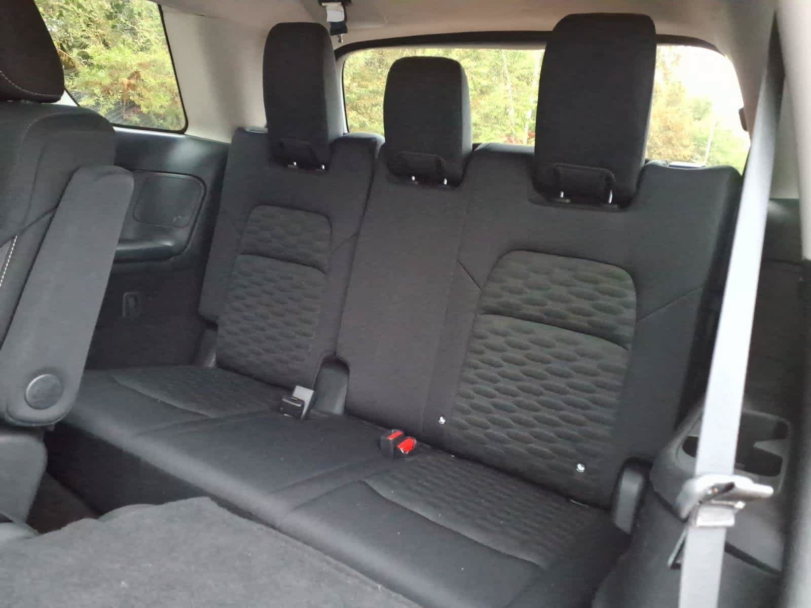 Used 2024 Nissan Pathfinder SV w/ SV Premium Package FWD image 10