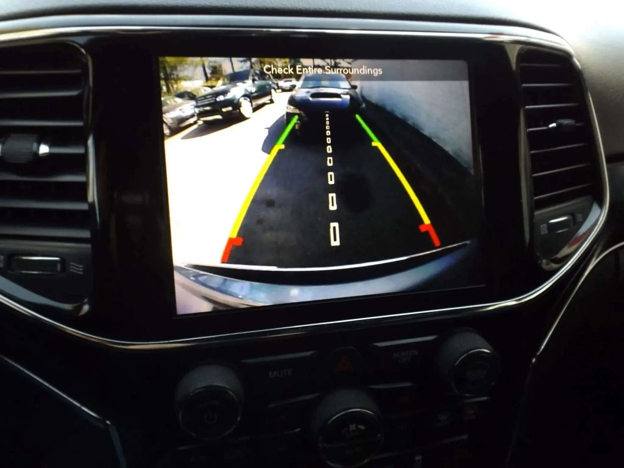 Used 2019 Jeep Grand Cherokee Limited image 32