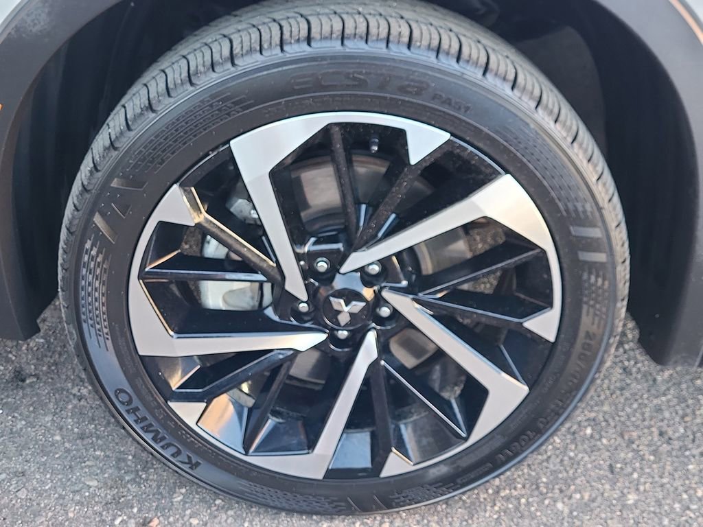 Used 2024 Mitsubishi Outlander SE image 19