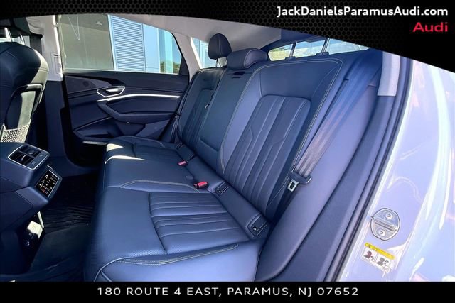 Used 2023 Audi e-tron Premium Plus w/ Premium Plus Package AWD/4WD image 19