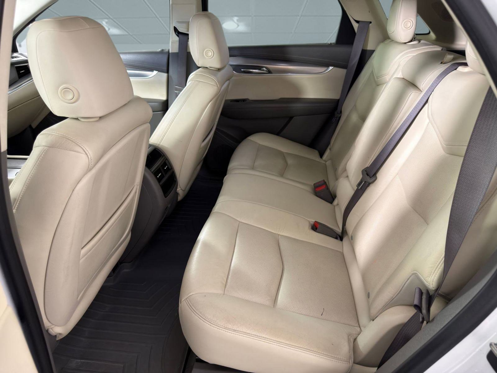 Used 2017 Cadillac XT5 Luxury w/ Driver Awareness Package image 13