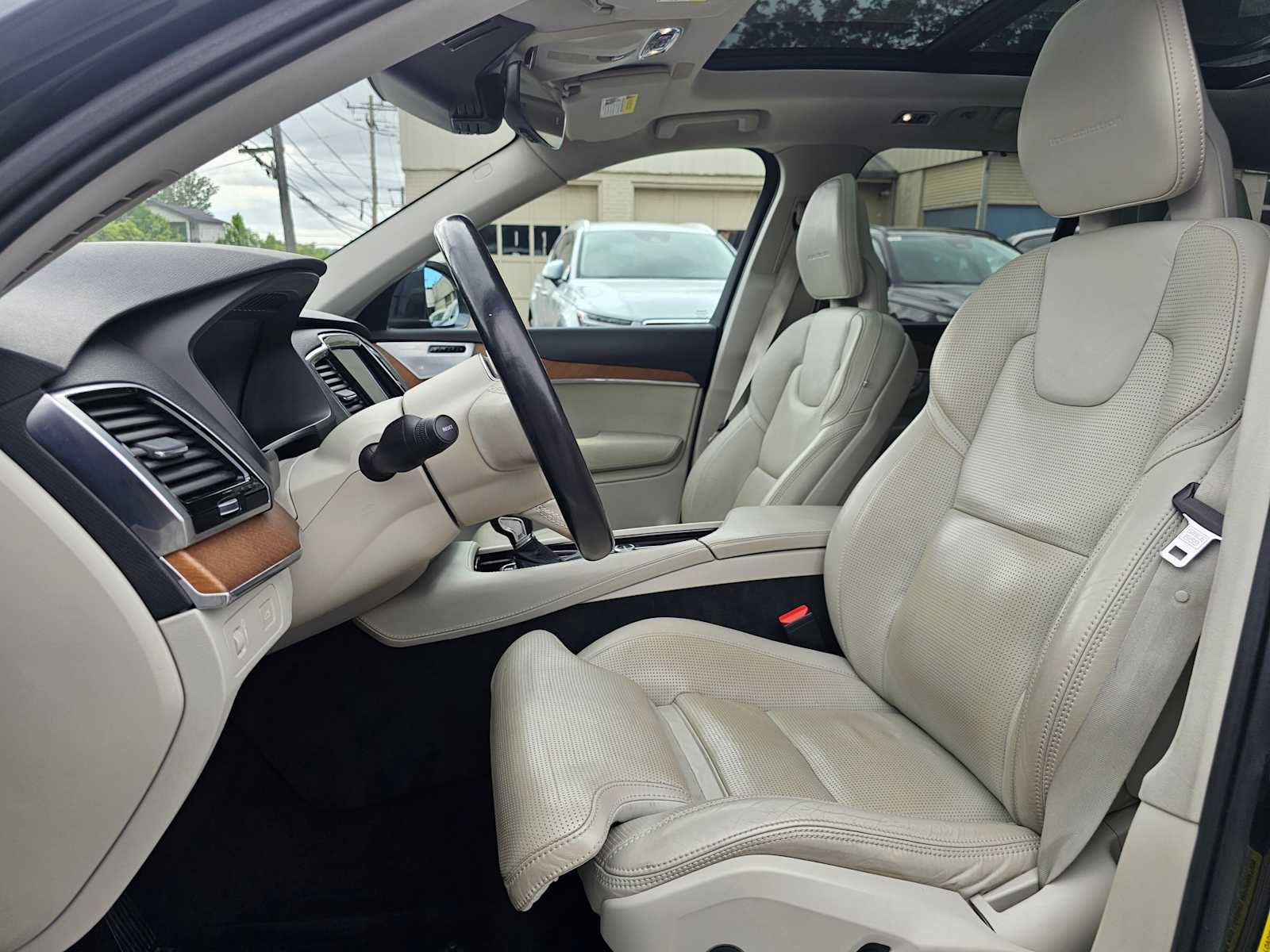Used 2017 Volvo XC90 T6 Inscription w/ Vision Package AWD/4WD image 22
