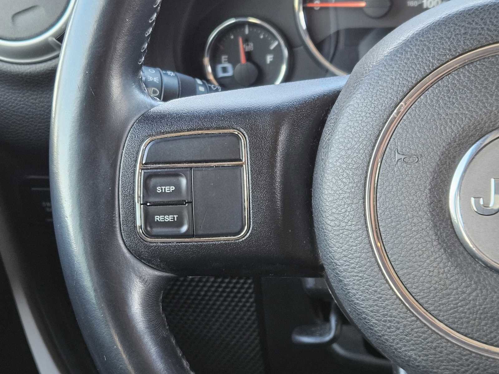 Used 2012 Jeep Wrangler Unlimited Rubicon image 25