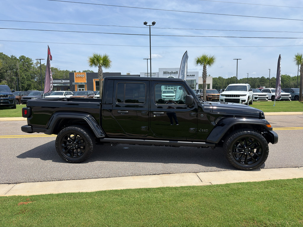 Certified 2025 Jeep Gladiator Sport AWD/4WD image 2