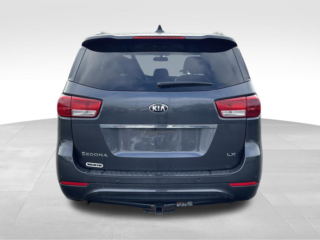 Used 2017 Kia Sedona LX w/ LX Essentials Premium Package FWD image 8
