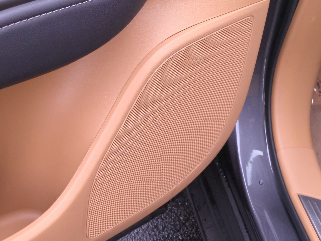 Used 2024 Lexus RZ 300e Premium image 17