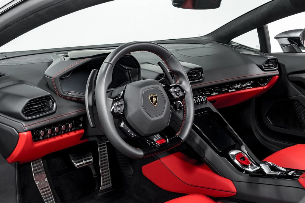 Used 2021 Lamborghini Huracan EVO RWD image 12