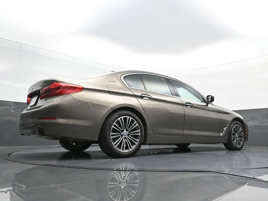 Used 2018 BMW 530e xDrive AWD/4WD image 28