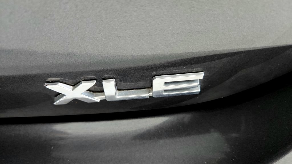 Used 2024 Toyota Highlander XLE AWD/4WD image 14
