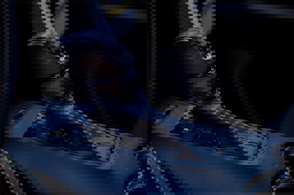 Used 2024 Toyota Venza LE image 11