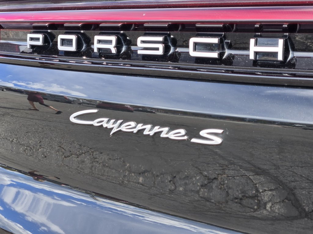 Used 2025 Porsche Cayenne S AWD/4WD image 13