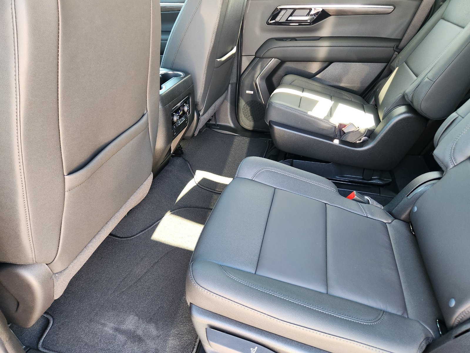 New 2027 Chevrolet Tahoe LT w/ Comfort Package RWD image 24