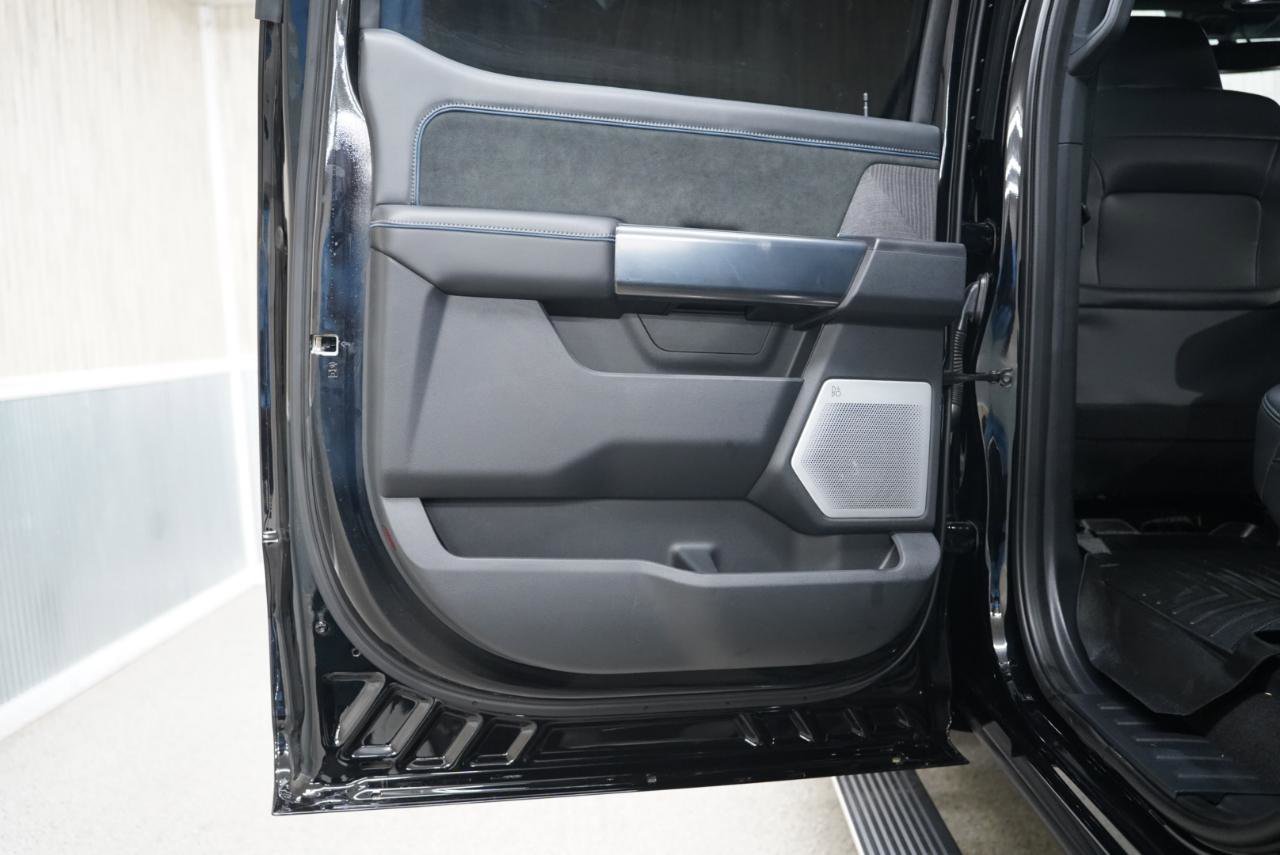 Used 2025 Ford F250 Platinum image 32