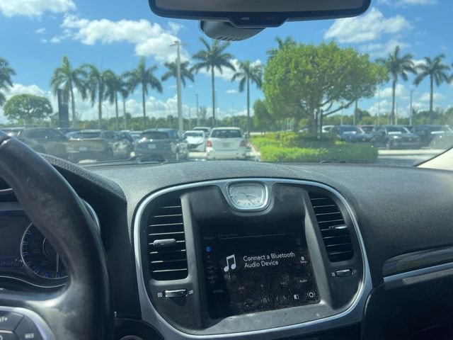 Used 2019 Chrysler 300 Touring w/ Chrome Appearance Package RWD image 24