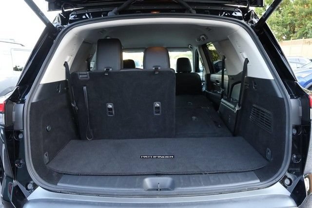 Certified 2026 Nissan Pathfinder SL FWD image 8
