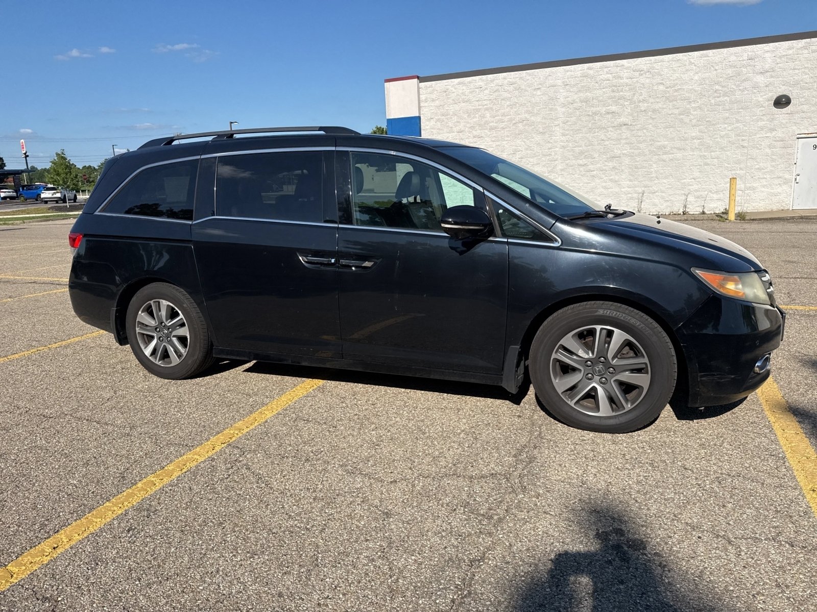 Used 2015 Honda Odyssey Touring Elite image 6